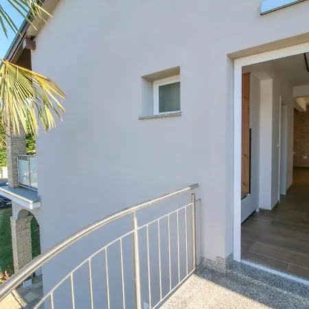 Nerlovic Apartment