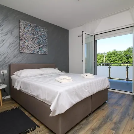 Nerlovic Apartment *